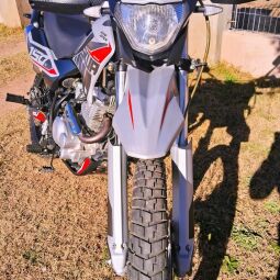 Moto Skua 150cc. Silver Edition