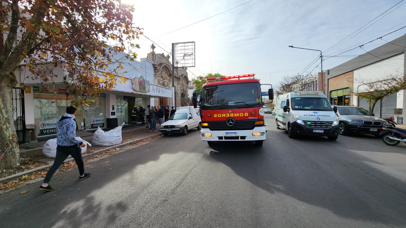 Tres Dotaciones De Bomberos Acuden A Incendio En El Centro De General Pico 5227