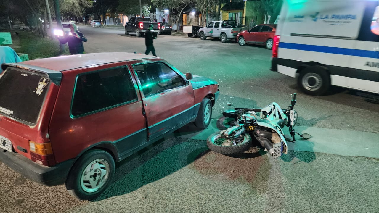 Choque Entre Un Auto Y Una Moto Deja Un Herido Leve Infopico